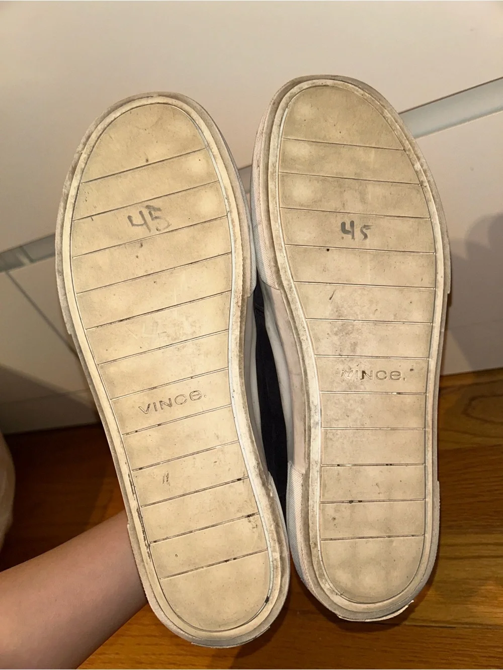 Vince comfortable slip
